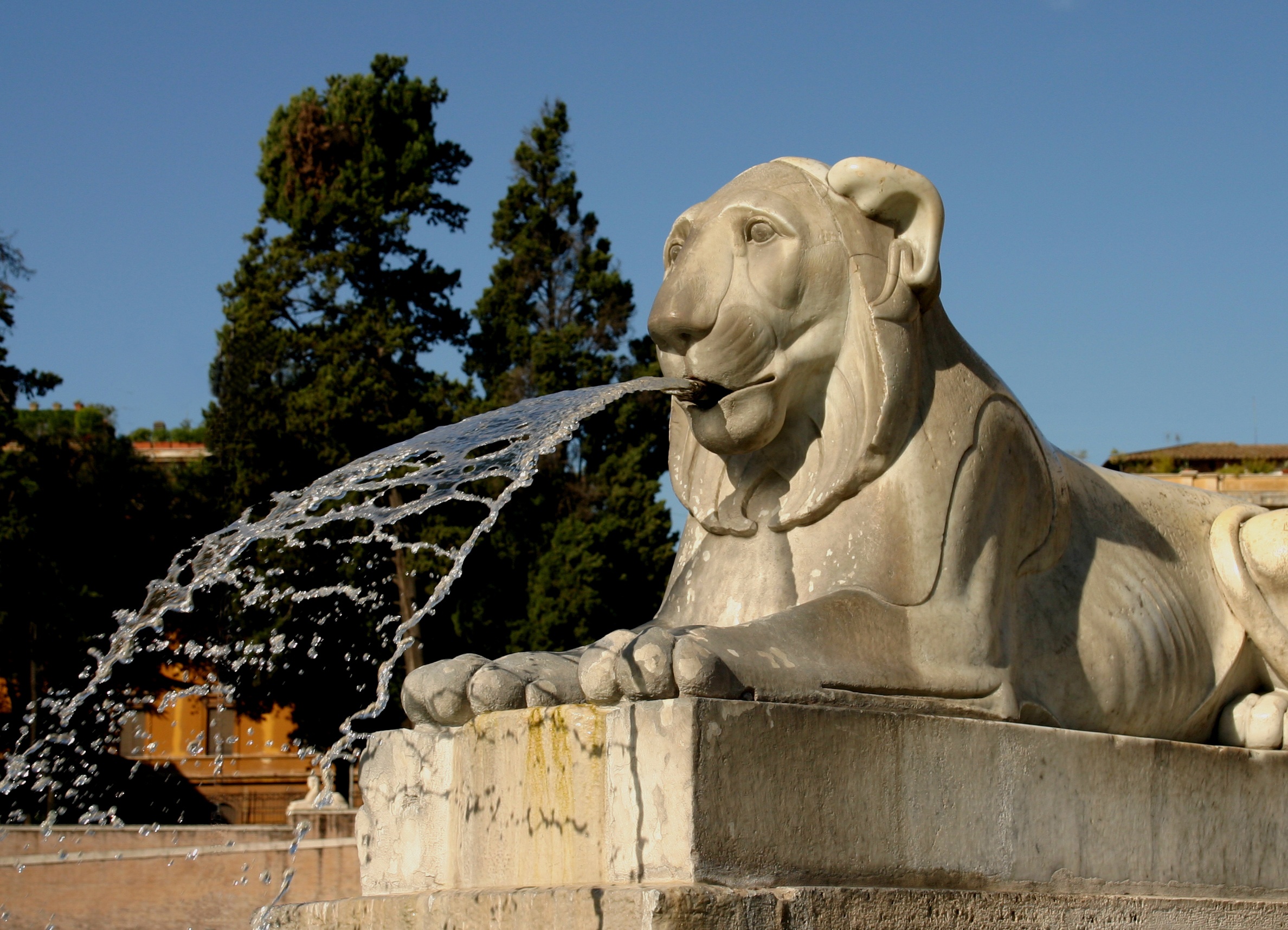 Lion crachant de l'eau  Rome